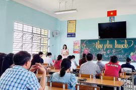 Đối với dịch vụ phục vụ trực tiếp người học trong công tác kiểm tra, đánh giá, bậc THCS thu tối đa 53.000 đồng/học sinh/năm học. Ảnh ĐVCC