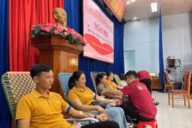 Ngày hội hiến máu tình nguyện thu hút đông đảo người dân huyện Phú Thiện tham gia. Ảnh: Vũ Chi