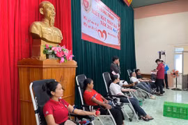 Buổi hiến máu thu hút đông đảo người dân huyện Ia Pa tham gia. Ảnh: Vũ Chi