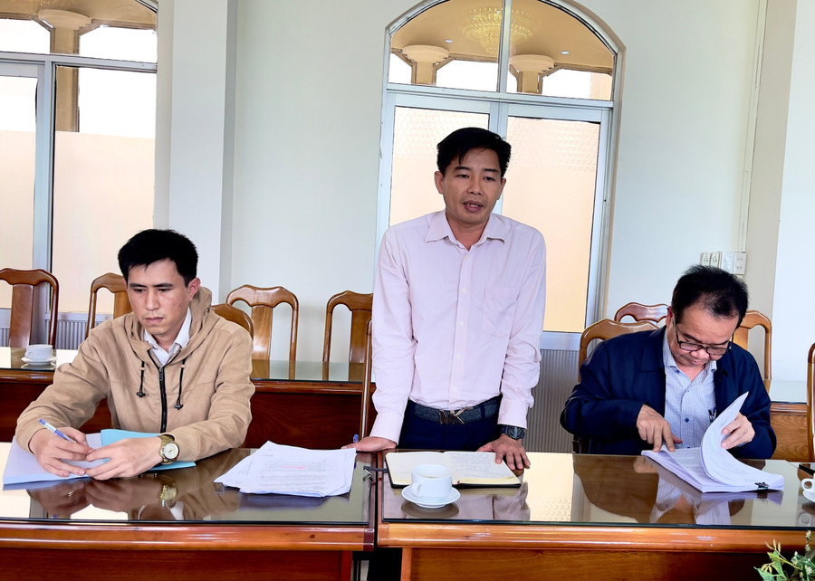 Ông Nguyễn Văn Quản-Phó Tổng Giám đốc Công ty cổ phần Cà phê GIa Lai cam kết sẽ cung cấp đầy đủ hồ sơ, tài liệu liên quan cho Đoàn Thanh tra tỉnh. Ảnh Minh Phương ong-nguyen-van-quan.jpg
