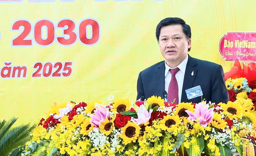 Phó Chủ tịch Thường trực HĐND tỉnh Trương Văn Đạt phát biểu chỉ đạo tại Đại hội. Ảnh: Ngọc Sang