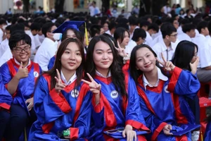 Học sinh Trường THPT chuyên Lê Hồng Phong (quận 5, TP. Hồ Chí Minh) trong lễ khai giảng năm học mới. Ảnh: Hoàng Giang/Nguồn: PLO