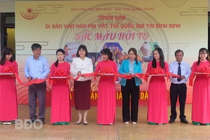 Khai mạc triển lãm ảnh “Di sản văn hóa phi vật thể quốc gia tại Bình Định - Sắc màu hội tụ”