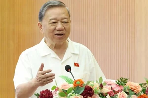 Tổng Bí thư: Ưu tiên cải tạo trụ sở dôi dư làm trường học, cơ sở y tế