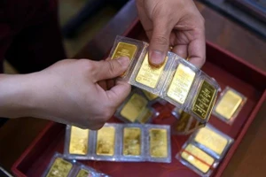 Giá vàng hôm nay 12.5.2025: Trong nước và thế giới cùng lao dốc