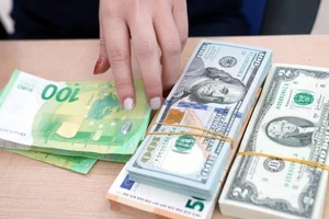 Giá USD hôm nay 4.11.2024: Tiếp tục đà tăng