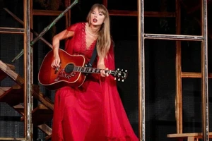 Taylor Swift phá kỷ lục của Madonna