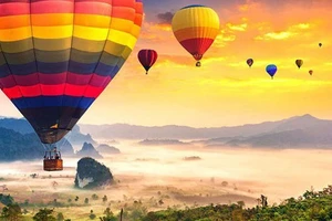 Đắk Lắk: Trải nghiệm bay khinh khí cầu ngắm đại ngàn
