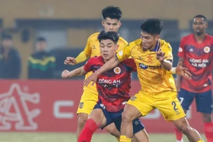 Bảng xếp hạng V-League mới nhất: CLB CAHN và Bình Dương khiến tốp 4 đầy căng thẳng