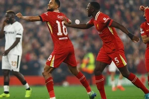 Thắng đậm Leverkusen, Liverpool lên ngôi đầu bảng Champions League