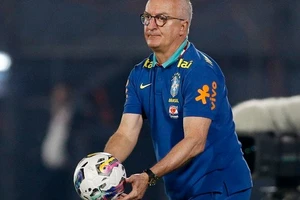 Thua thảm Argenrtina vòng loại World Cup, HLV tuyển Brazil bị cách chức