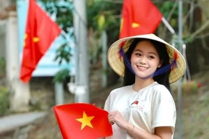 Nô nức check-in trên con đường cờ đẹp nhất Đà Lạt