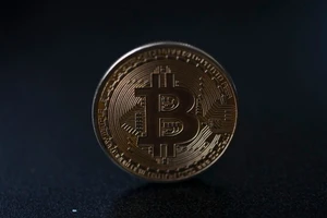 Đồng Bitcoin lập kỷ lục mới khi vượt mốc 93.000 USD