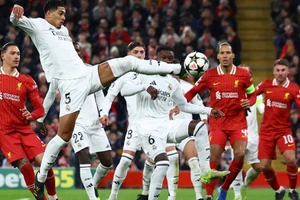 Champions League: Mbappe đá hỏng phạt đền, Real Madrid thua Liverpool