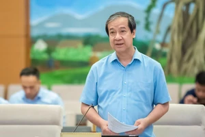 Miễn học phí học sinh cả nước, cấp trực tiếp cho học sinh dân lập, tư thục