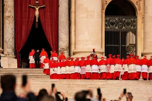 Các hồng y chuẩn bị tìm kiếm người kế nhiệm cố Giáo hoàng Francis