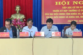 Phó Chủ tịch Thường trực HĐND tỉnh Trương Văn Đạt tiếp xúc cử tri tại xã Chư A Thai.