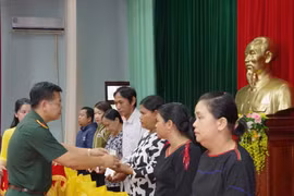 Binh đoàn 15 trao gần 14.000 suất quà nhân dịp Quốc khánh 2-9