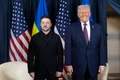 Tổng thống Ukraine Volodymyr Zelensky và Tổng thống Mỹ Donald Trump tại cuộc gặp bên lề Diễn đàn kinh tế thế giới ở Davos, Thụy Sĩ. Ảnh: Reuters