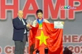 Vũ Hoàng Nam nhận giải Overall Champion tại Kỳ thi Olympic Toán học Thiếu niên Quốc tế (IJMO) 2025. Ảnh: ĐVCC