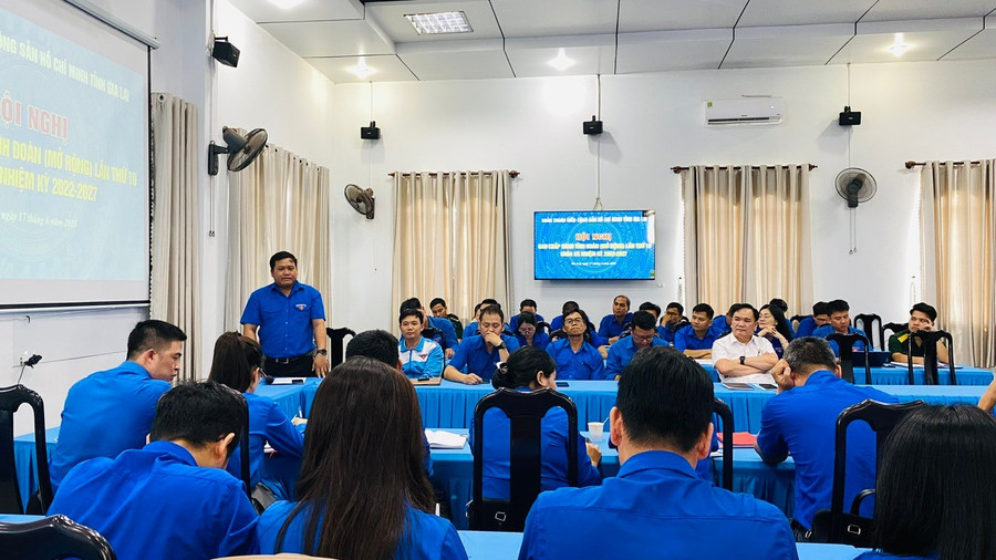 Các đại biểu tập trung thảo luận, đánh giá tình hình gắn với các nội dung định hướng công tác Đoàn trong thời gian tới. Ảnh: Sơn Ca z6714219310845-3d65d9eaf651a53c8cce8641f6c72143.jpg