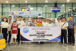 Gia Lai đón học sinh đoạt huy chương bạc Olympic Vật lý châu Âu trở về từ Thụy Điển