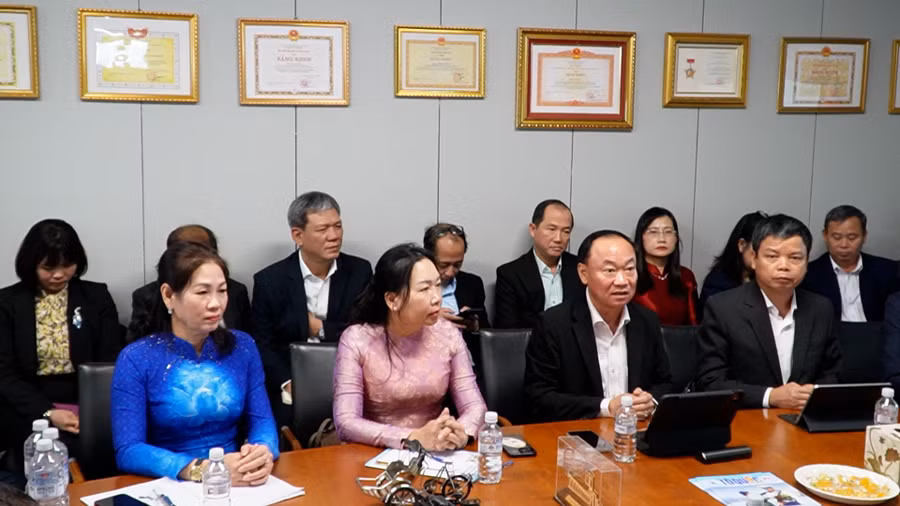 doan-cong-tac-tinh-gia-lai-lam-viec-voi-vbaa.jpg