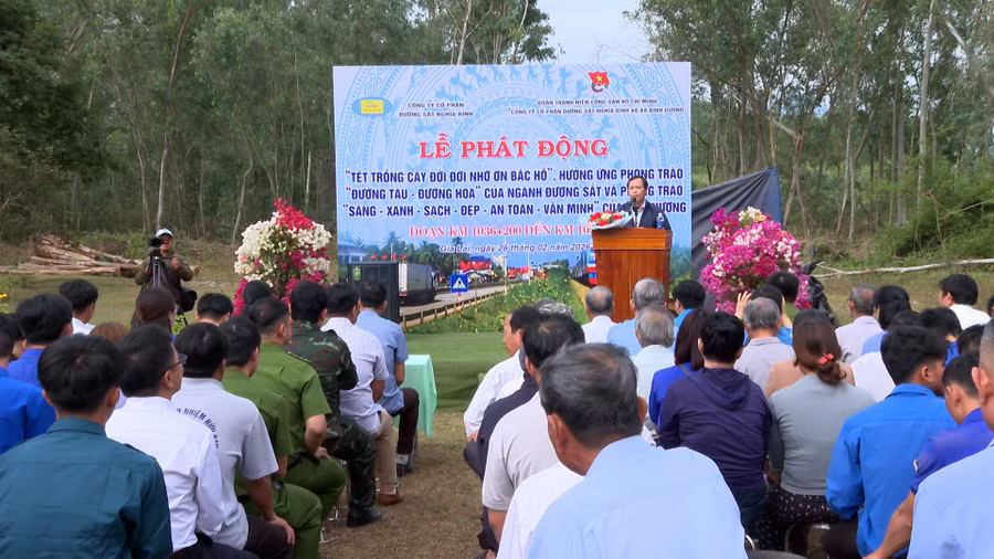 cac-dai-bieu-tham-gia-tai-buoi-le-phat-dong.jpg