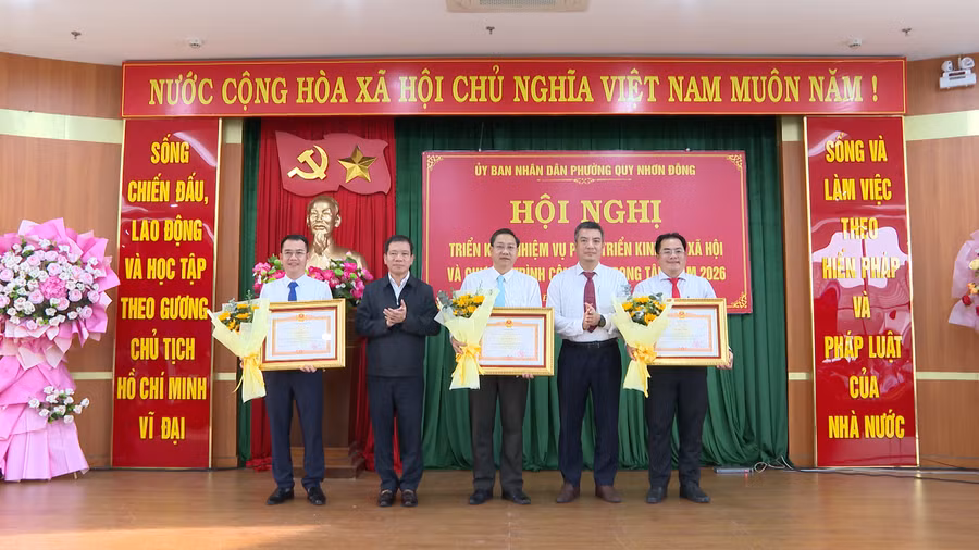 cac-ca-nhan-duoc-nhan-bang-khen-cua-thu-tuong-chinh-phu.png