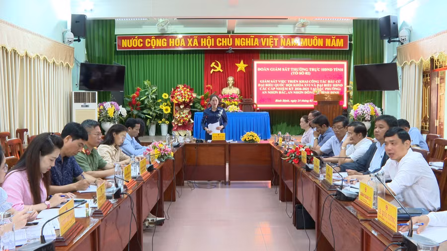 quang-canh-buoi-lam-viec.jpg