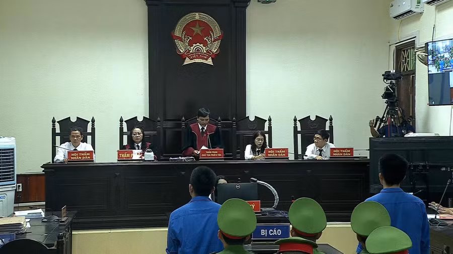 Hội đồng xét xử tuyên án tại phiên tòa. Ảnh: Ngọc Luận