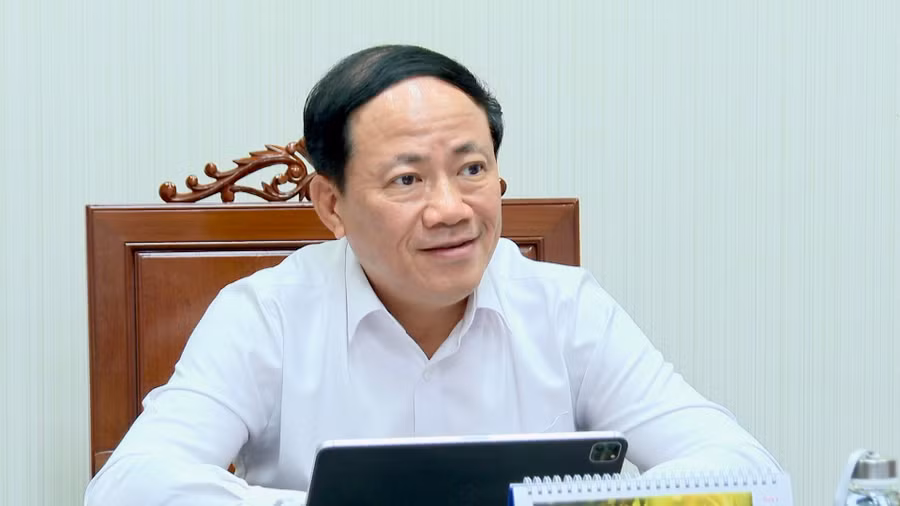 chu-tich-ubnd-tinh-pham-anh-tuan-phat-bieu-tai-buoi-lam-viec.jpg