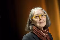 Nobel Văn học 2026 vinh danh nhà thơ Anne Carson, người kết nối cổ điển với hiện đại