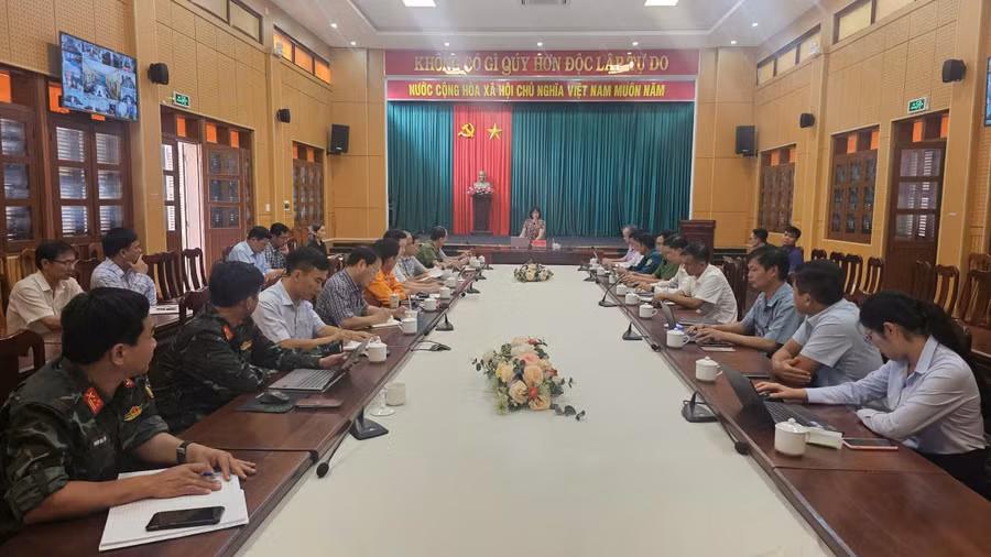 quang-canh-buoi-lam-viec.jpg