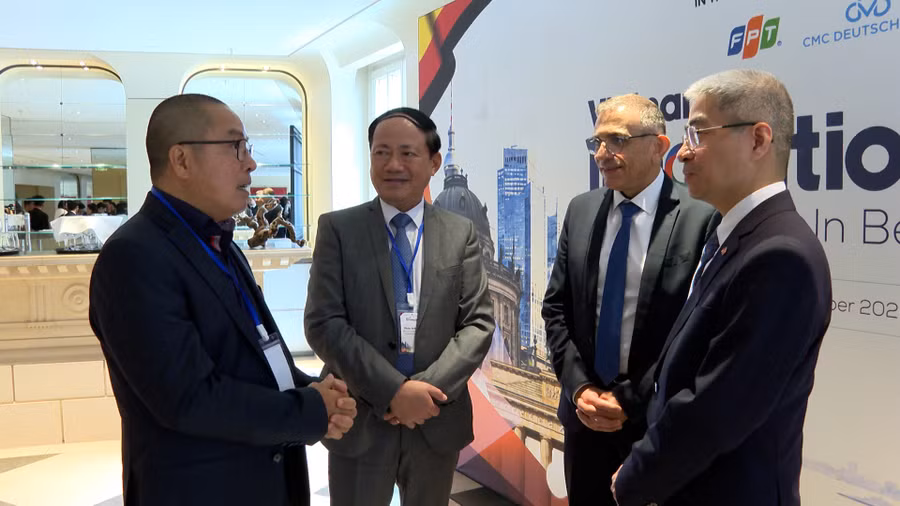chu-tich-ubnd-tinh-pham-anh-tuan-tham-du-dien-dan-ngay-doi-moi-sang-tao-viet-nam-2026-tai-berlin.jpg
