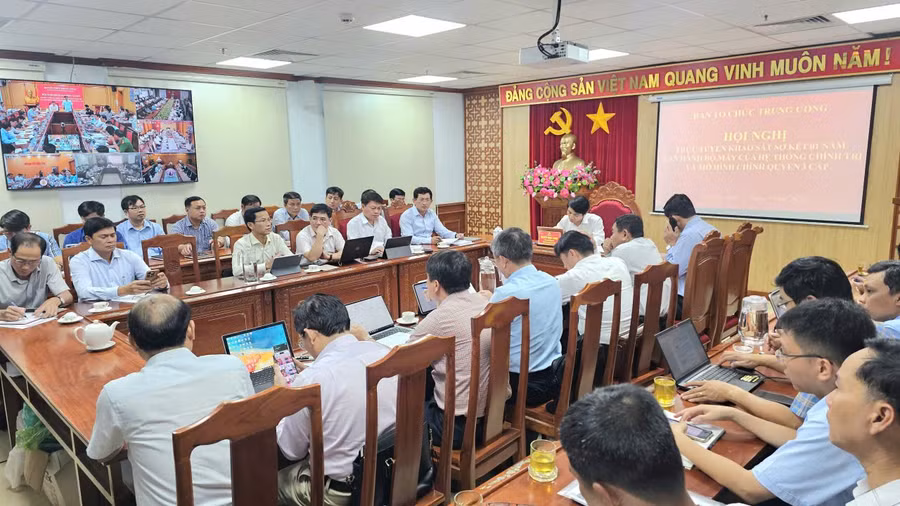quang-canh-hoi-nghi1.jpg