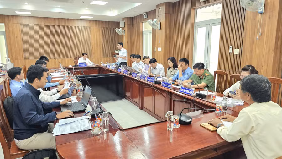 quang-canh-buoi-tiep-cong-dan.jpg