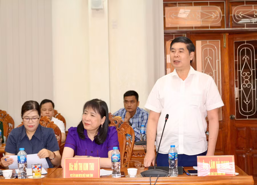 pho-chu-tich-ubnd-tinh-lam-hai-giang-tra-loi-cac-y-kien-cua-cu-tri.jpg