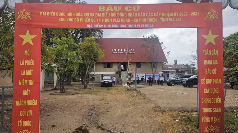 giam-sat-cong-tac-bau-cu-tai-khu-vuc-bo-phieu-so-14-xa-phu-thien.jpg