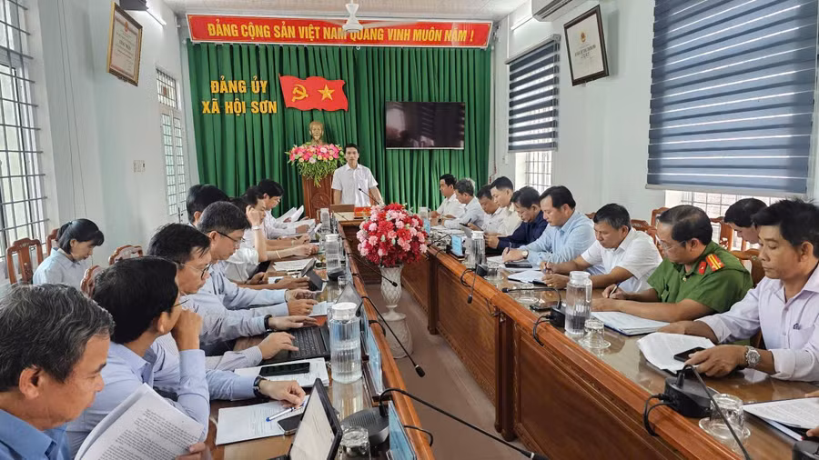 quang-canh-buoi-lam-viec.jpg