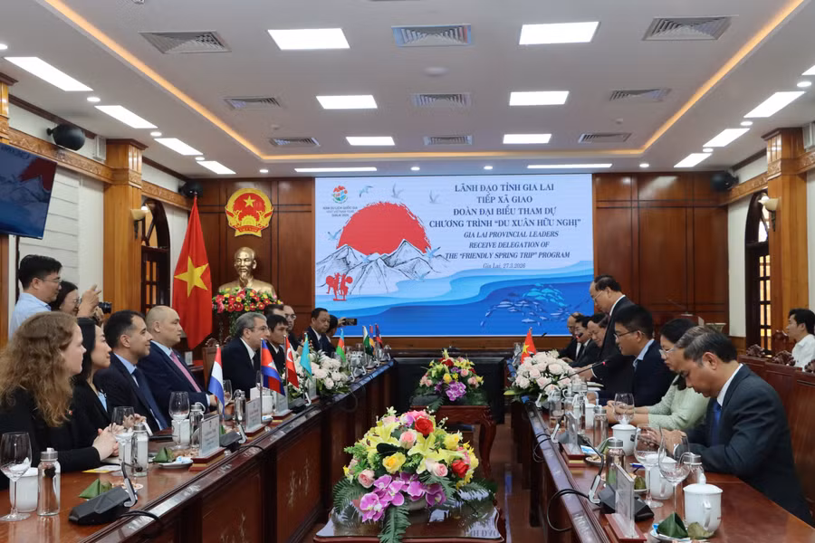 quang-canh-buoi-tiep.jpg