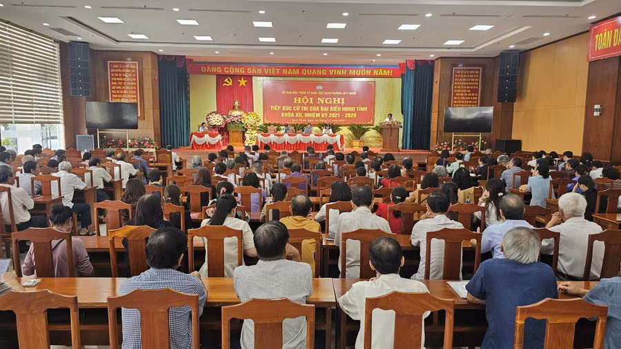 quang-canh-buoi-tiep-xuc-cu-tri.jpg