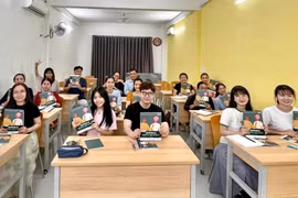 Học viên tham gia trải nghiệm văn hóa và học tiếng Hàn tại Học viện King Sejong Quy Nhơn