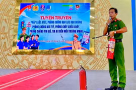 Tuy Phước tuyên truyền, phổ biến pháp luật cho hơn 1.500 học sinh.