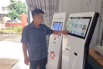 Hướng dẫn người dân giải quyết thủ tục hành chính tại Trung tâm Phục vụ hành chính công xã Chư Păh