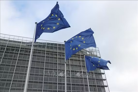 EU đề xuất kiểm soát độ tuổi với mạng xã hội và chatbot AI