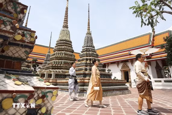 Khách du lịch tại Bangkok, Thái Lan. Ảnh: THX/TTXVN
