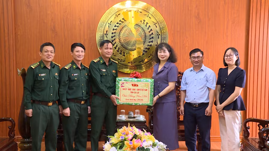 tang-qua-boi-doi-bien-phong.jpg