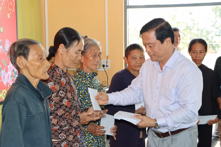 tang-qua-ba-con-xa-vinh-quang.jpg
