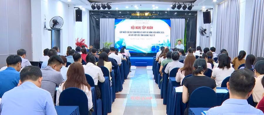 toan-canh-hoi-nghi-tap-huan-cap-nhat-quy-dinh-moi-ve-xuat-xu-hang-hoa-nam-2026.jpg